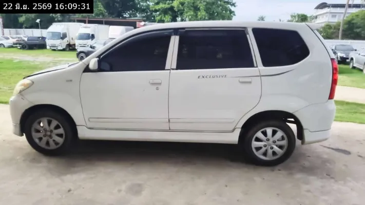 2010 Toyota Avanza – 7