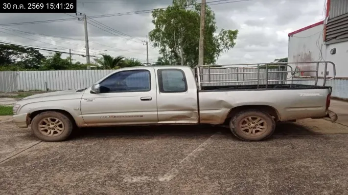 2004 Toyota Hilux Tiger – 7
