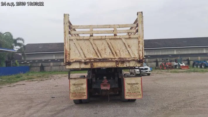 2004 Isuzu FXZ270 – 4