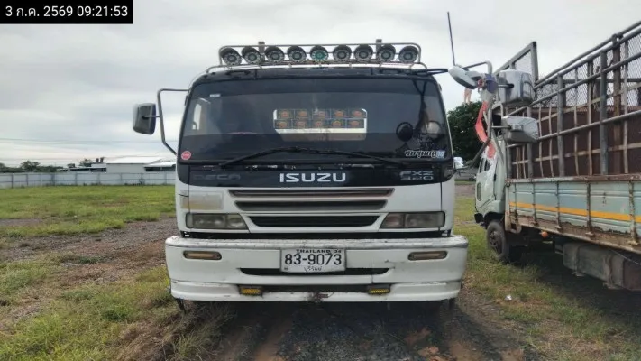 2004 Isuzu รถบรรทุก – 1