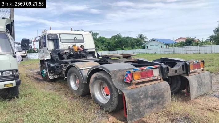 2004 Isuzu รถบรรทุก – 6