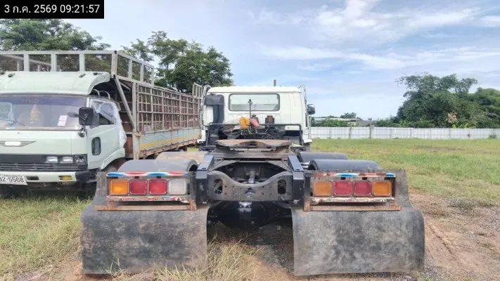 2004 Isuzu รถบรรทุก – 4