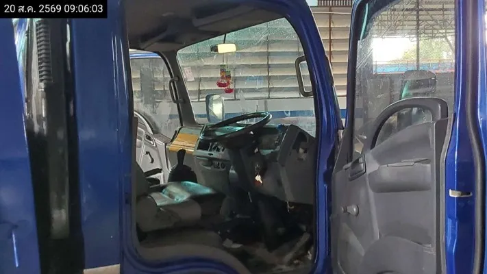 2013 Isuzu NPR150 – 11