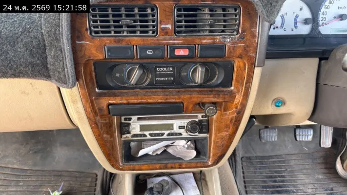 2002 Nissan Frontier – 10