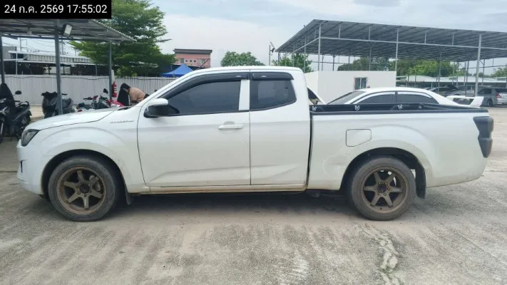 2022 Isuzu D-Max – 7