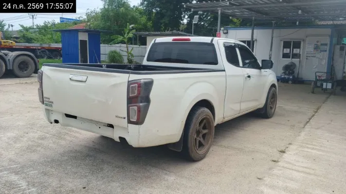 2022 Isuzu D-Max – 5